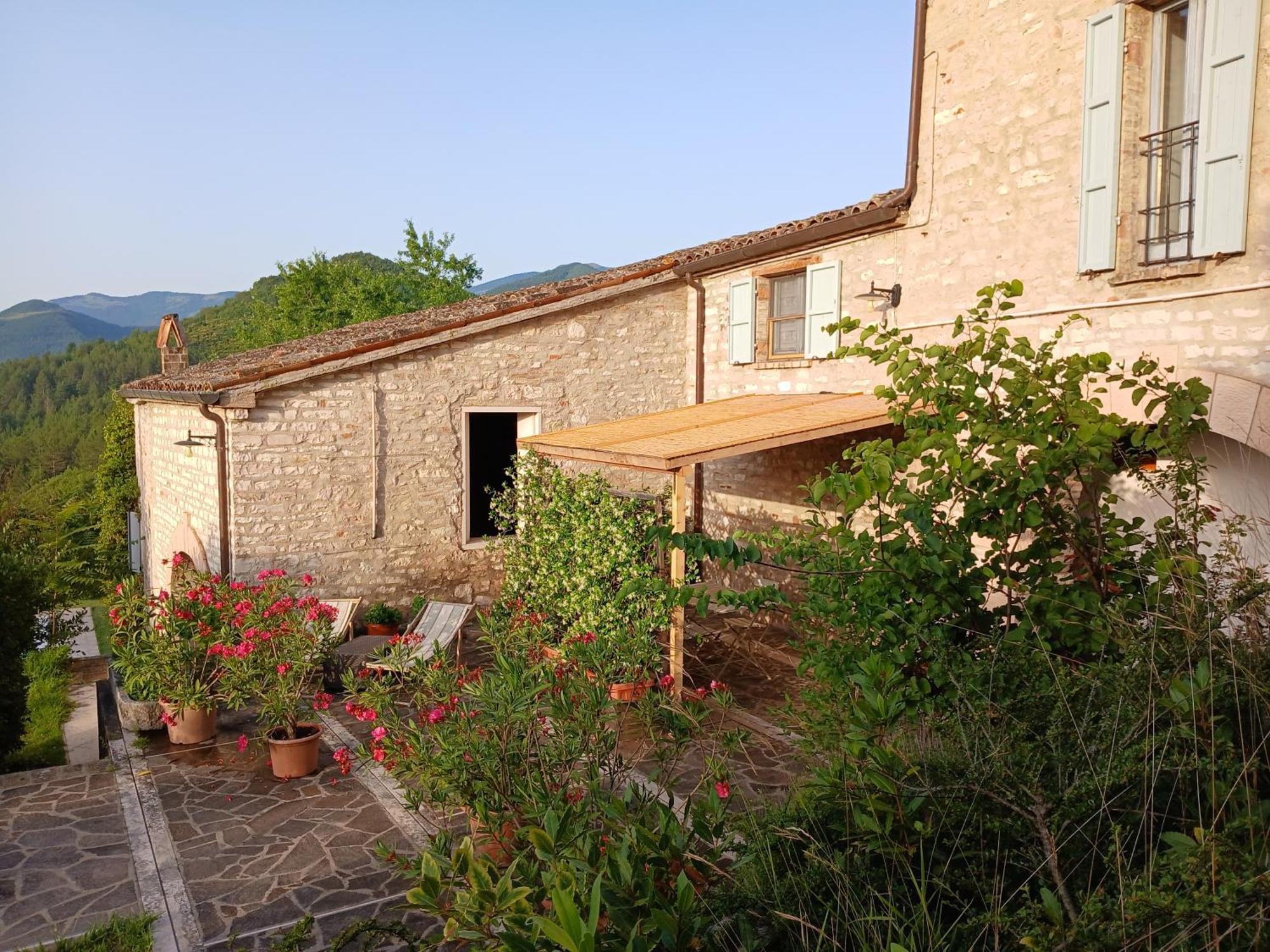 Agriturismo Del Frontino - Lo Studio Аккуаланья Екстер'єр фото